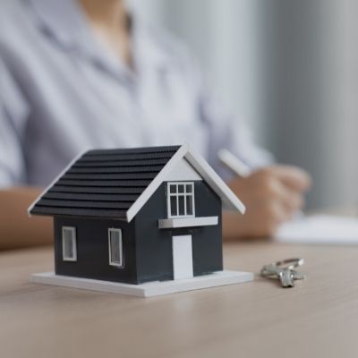 Read Post How Falling Rates Open Doors for Gig Workers in Vernon & Kelowna | Mortgages for Non-Traditional Income